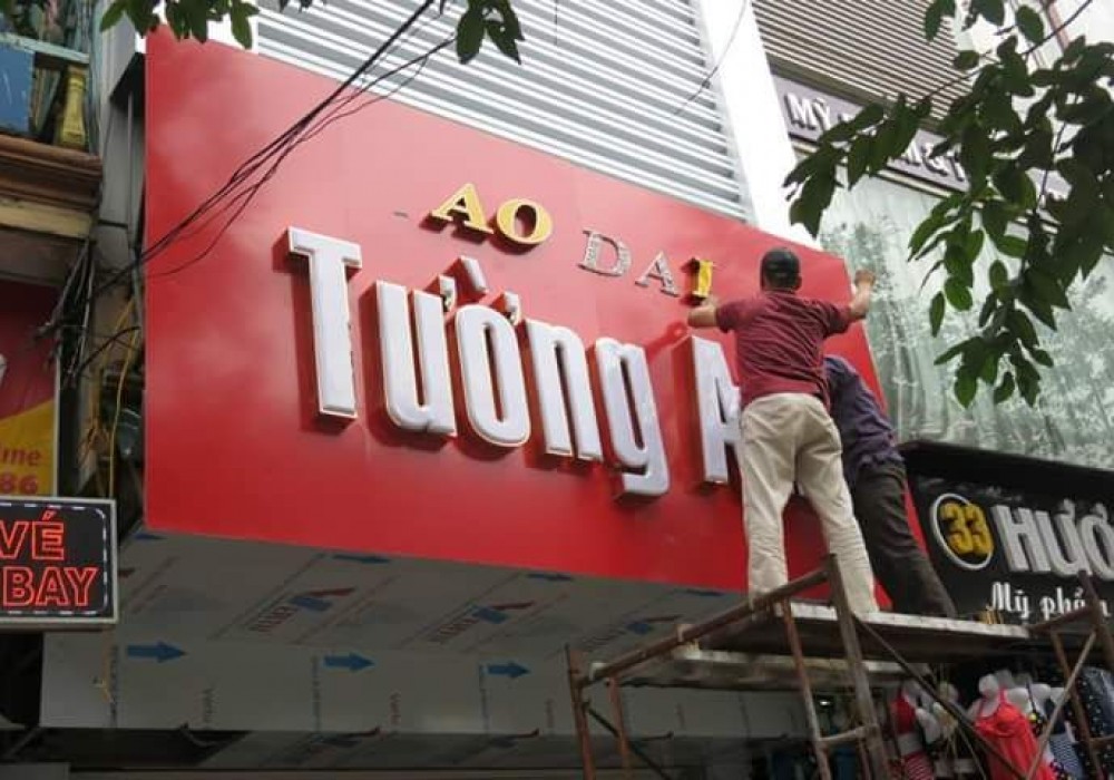 Thi công biển quảng cáo